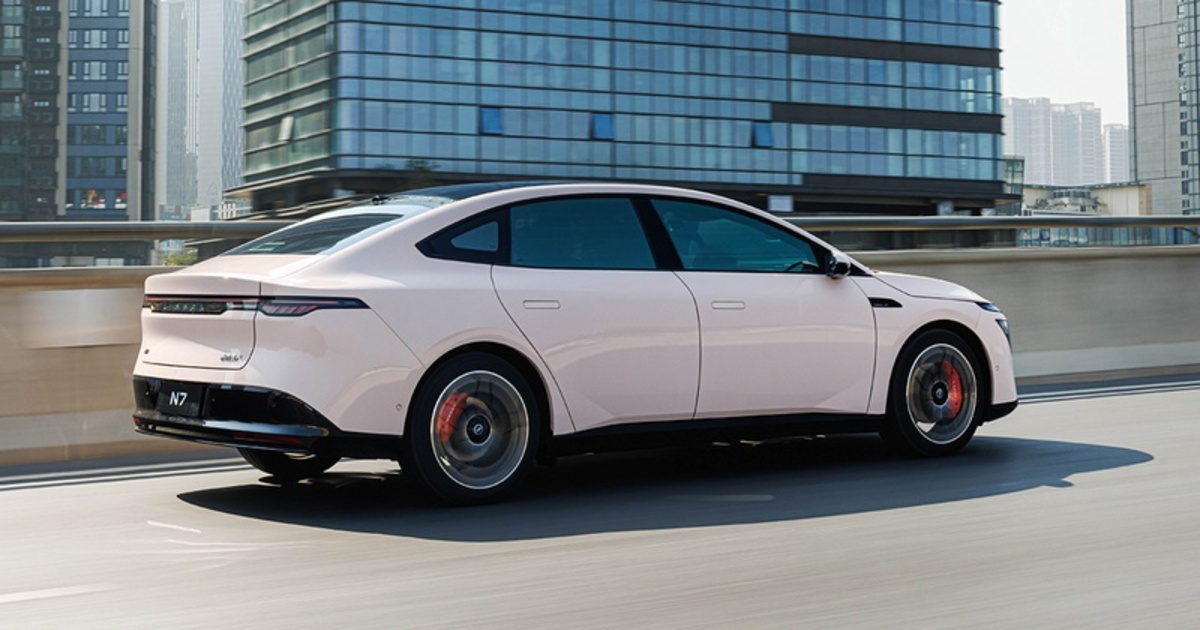 Електроседан Nissan N7 виходить у продаж